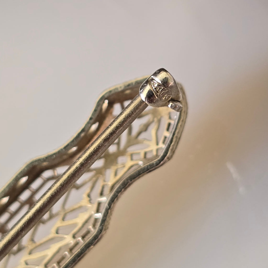 Antique 14k Gold Art Deco Filigree Bar Brooch with Diamond Estate Jewelry Pin