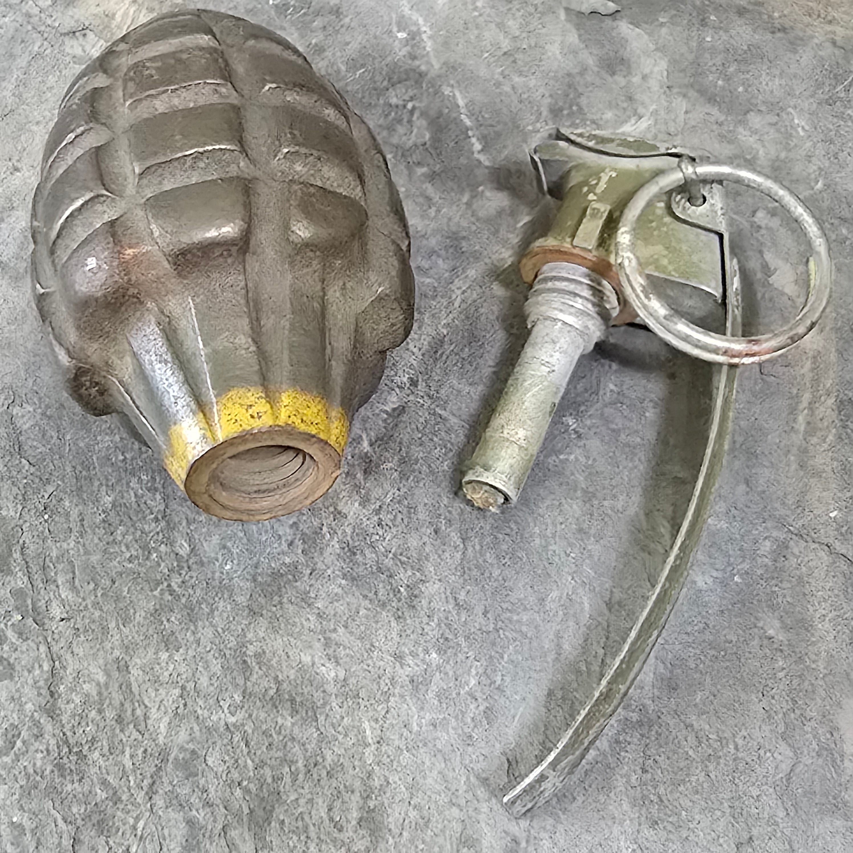 WWII Vintage US Army MKII Pineapple Frag Hand Grenade Fuze M10A2 Decommissioned