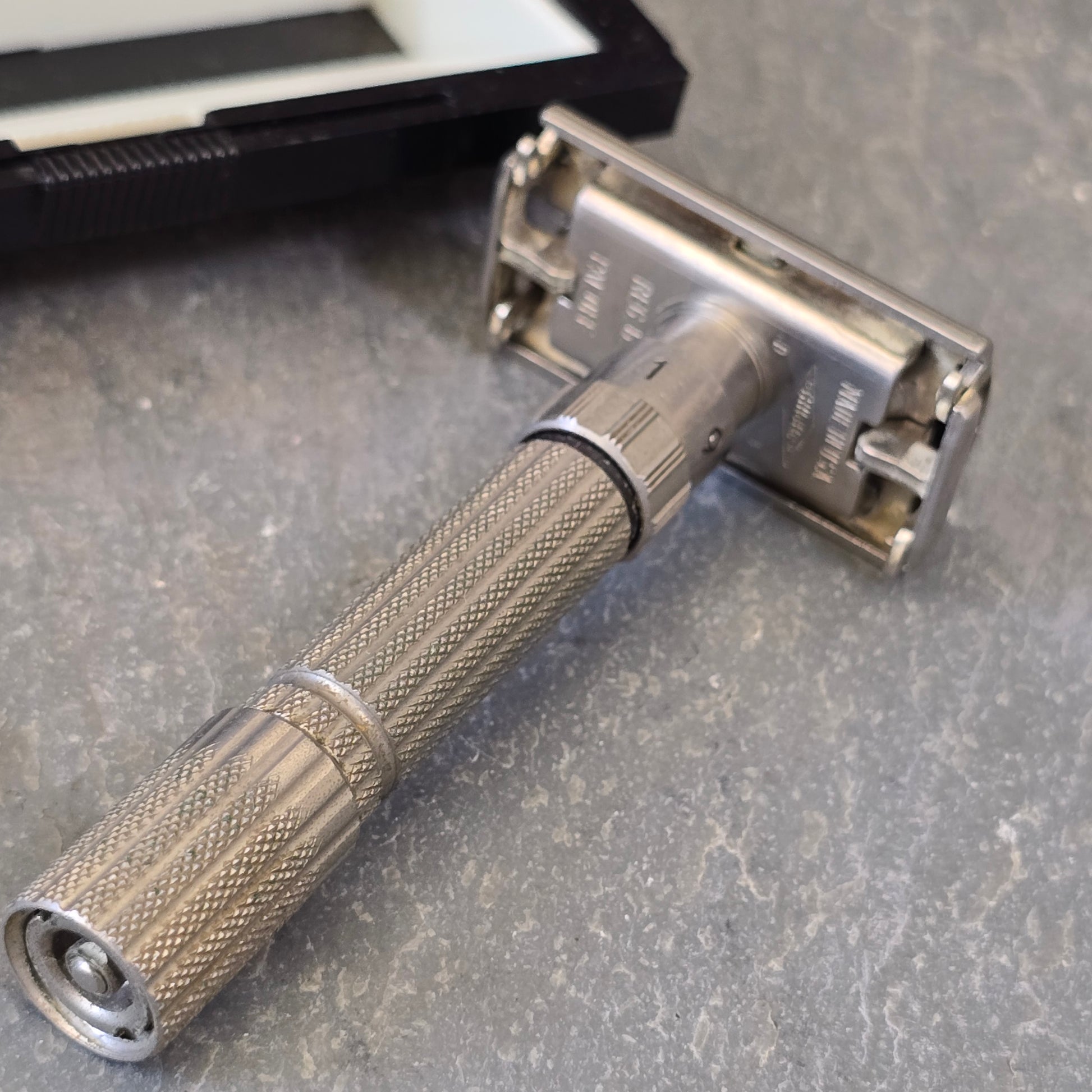 1958 Vintage Gillette D4 TTO Adjustable Fat Boy Safety Razor in Original Box