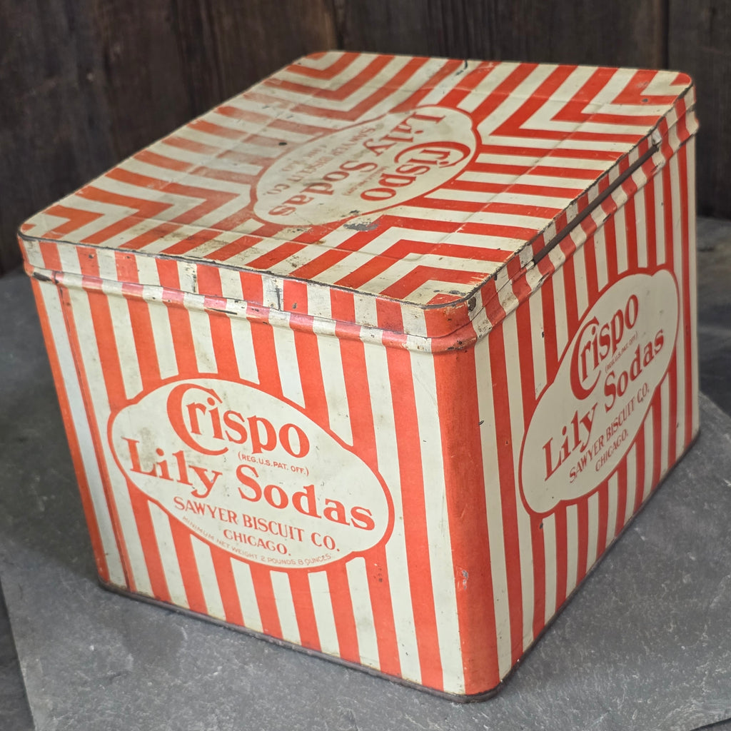 Crispo Lily Sodas Sawyer Biscuit Co. Chicago Antique Cracker Advertising Tin Can