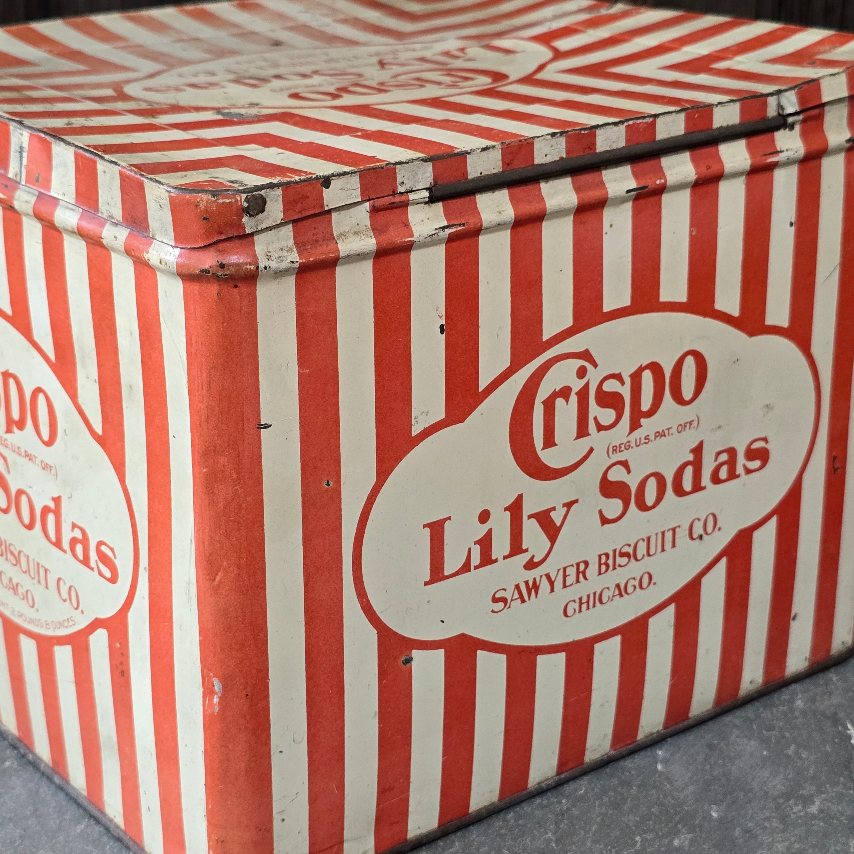 Crispo Lily Sodas Sawyer Biscuit Co. Chicago Antique Cracker Advertising Tin Can