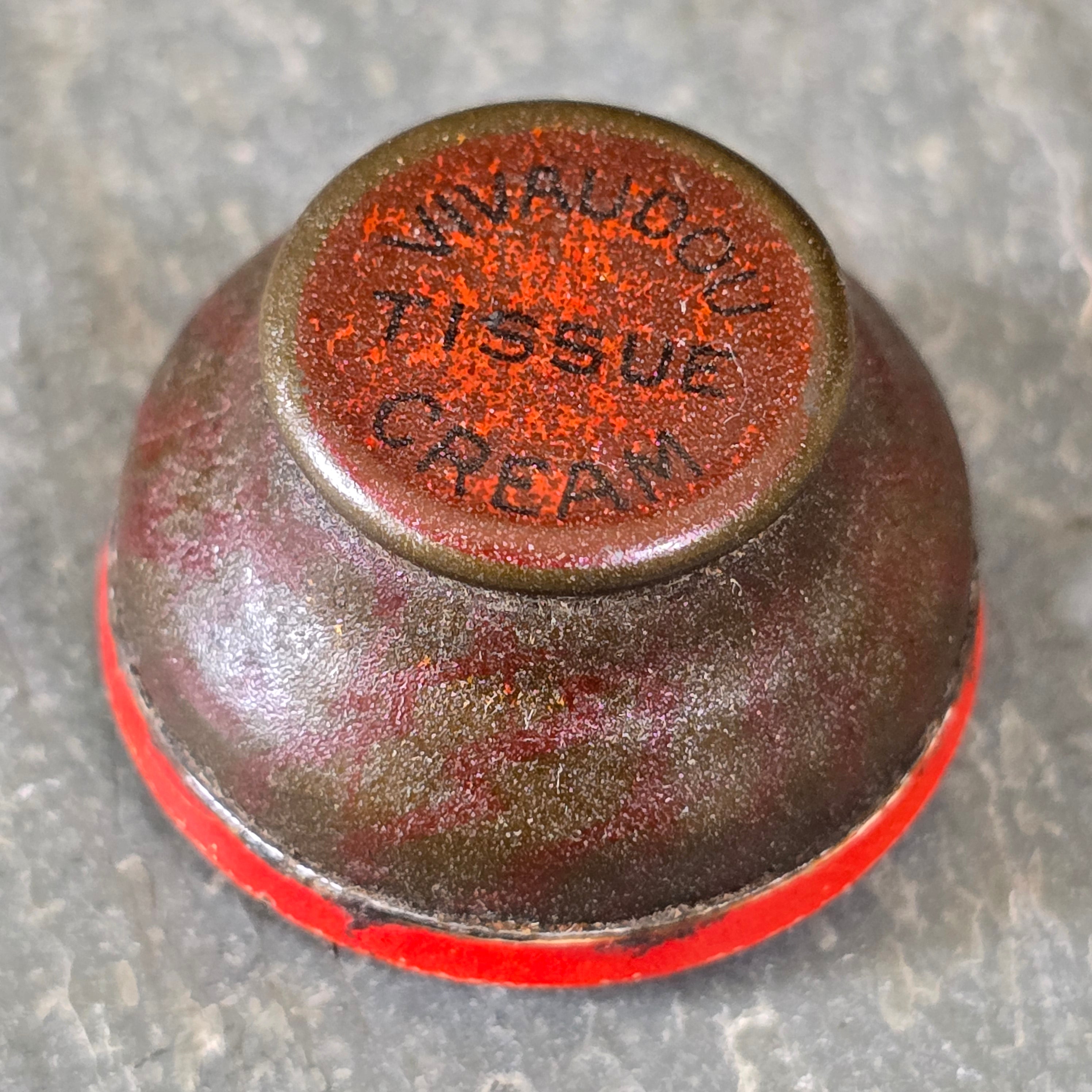 Tiny Vivaudou Tissue Cream Tin Purse Pocket Make-Up Compact Flapper Graphics