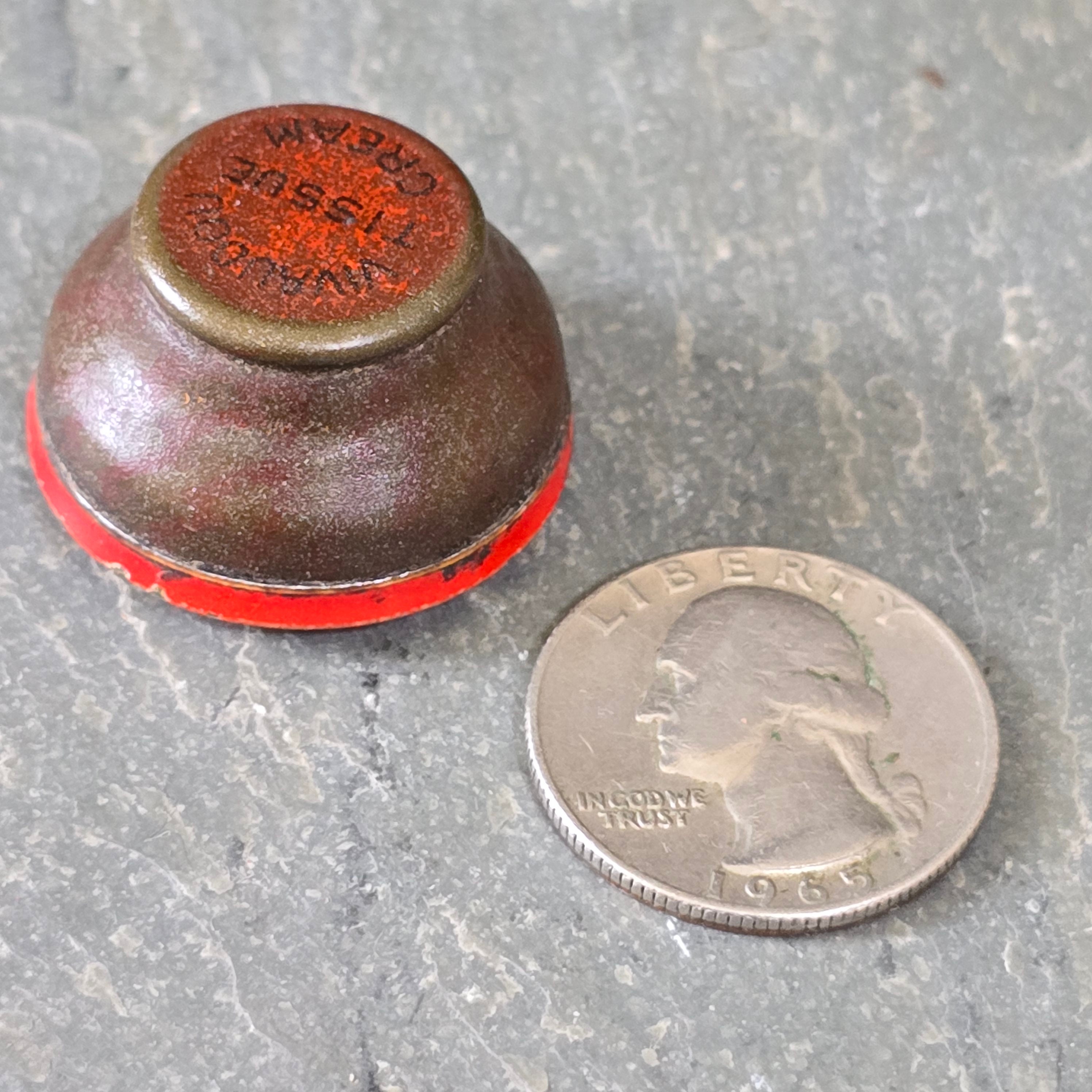 Tiny Vivaudou Tissue Cream Tin Purse Pocket Make-Up Compact Flapper Graphics