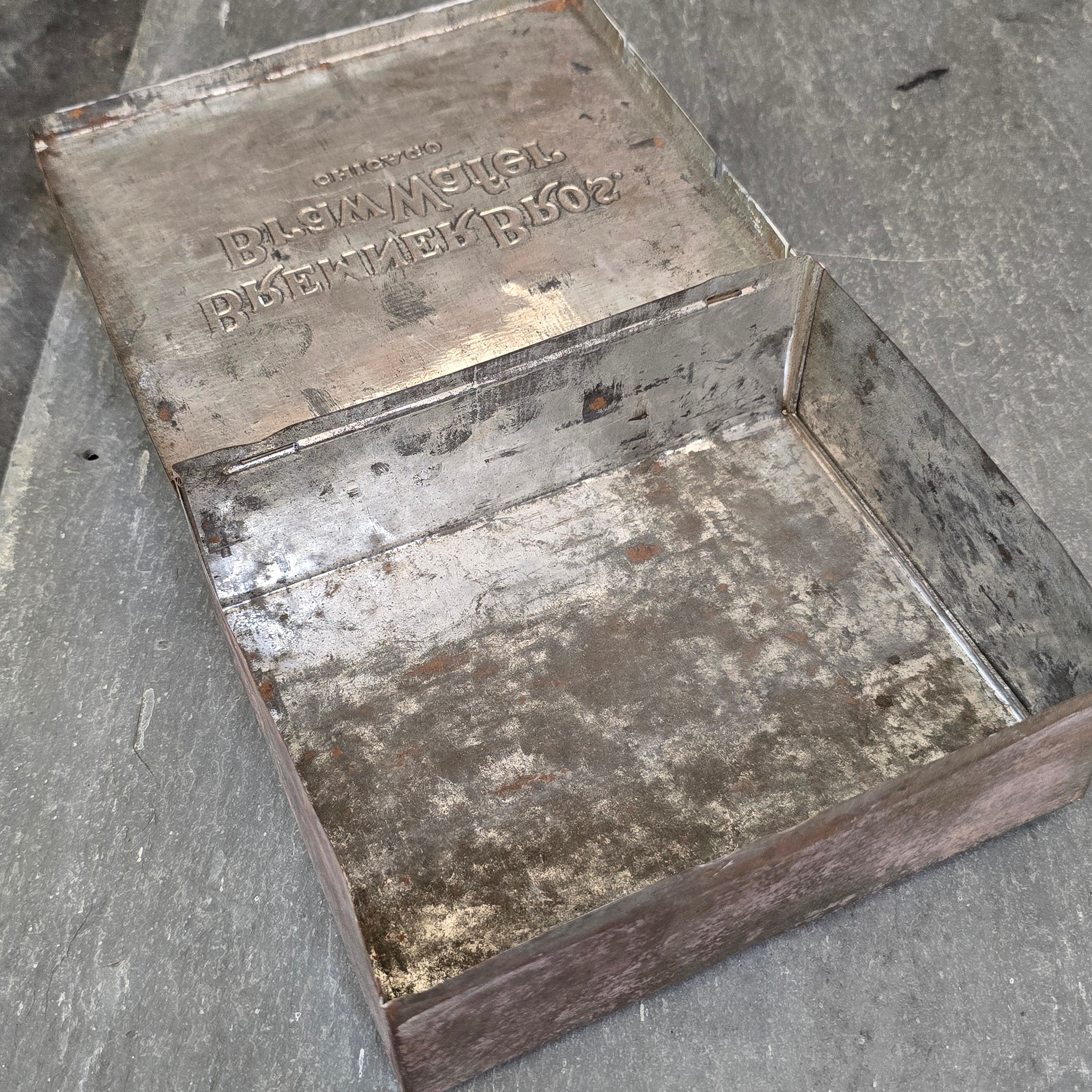 Scarce Antique Bremner Bros. Braw Wafers Cookie Biscuit Advertising Tin Chicago