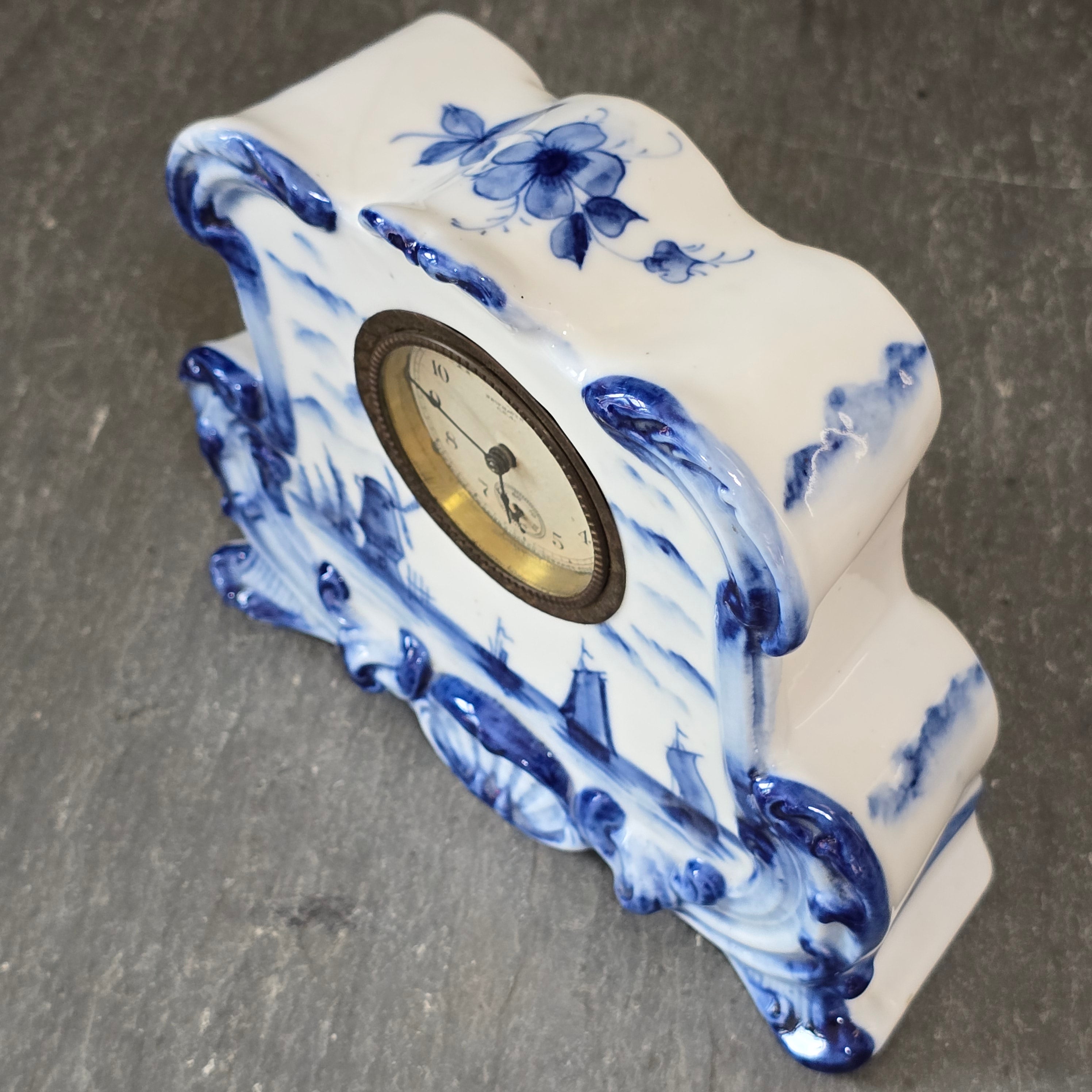 Working Antique Delft Dutch Themed Blue & White Delftware New Haven Mantel Clock