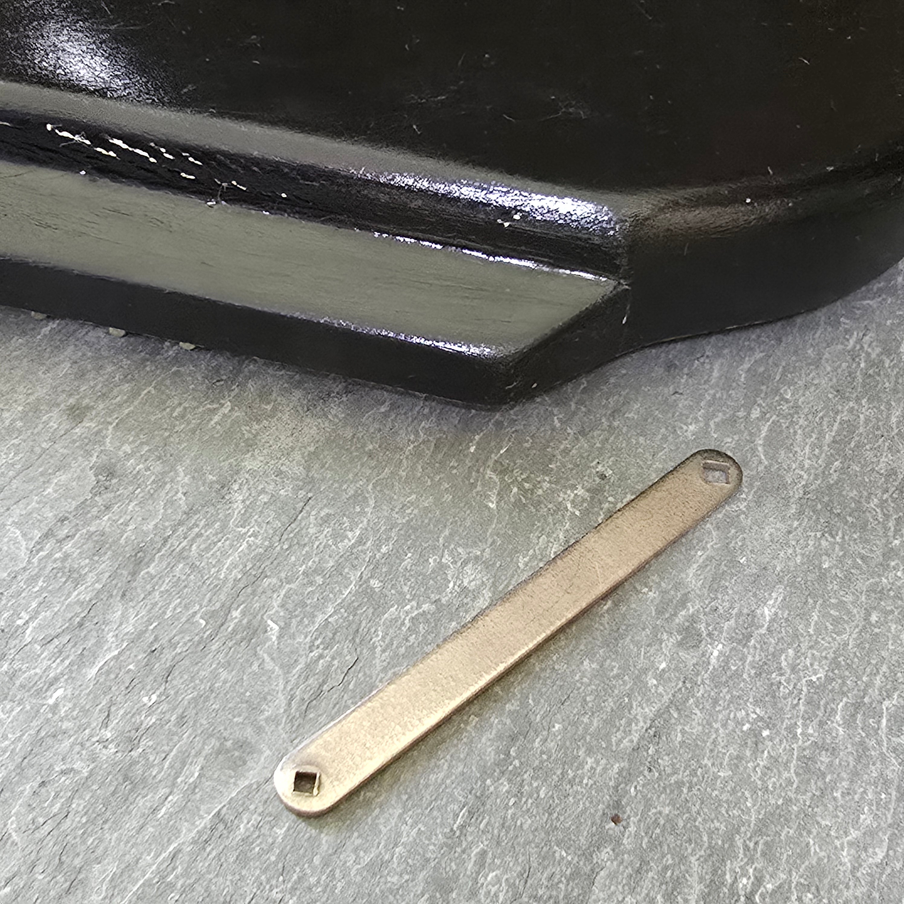 Vintage Hand-Painted Ukrainian Bandura Wood Inlaid Parquetry String Instrument