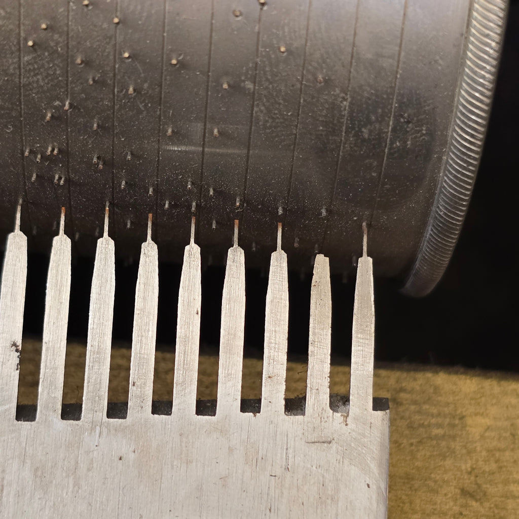 Antique Late Victorian Mermod Freres 8 Tune 62 Note 9 Inch Cylinder Music Box