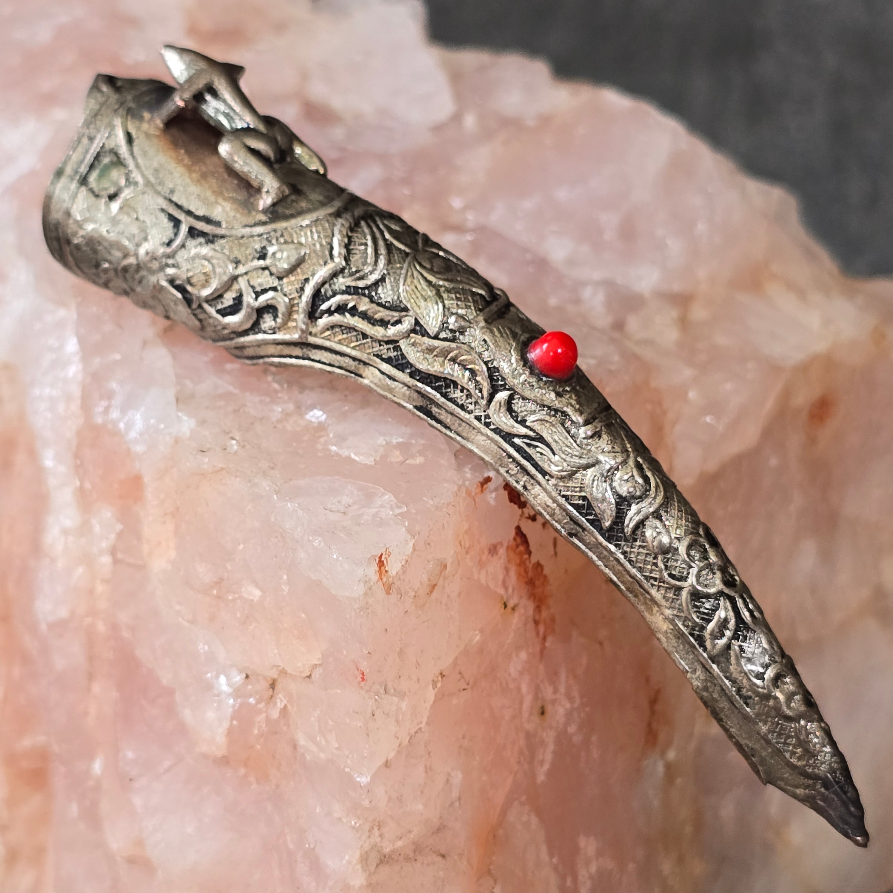 Antique Embossed Chinese Fingernail Guard Frog & Red Cabochon Finger Nail Guard