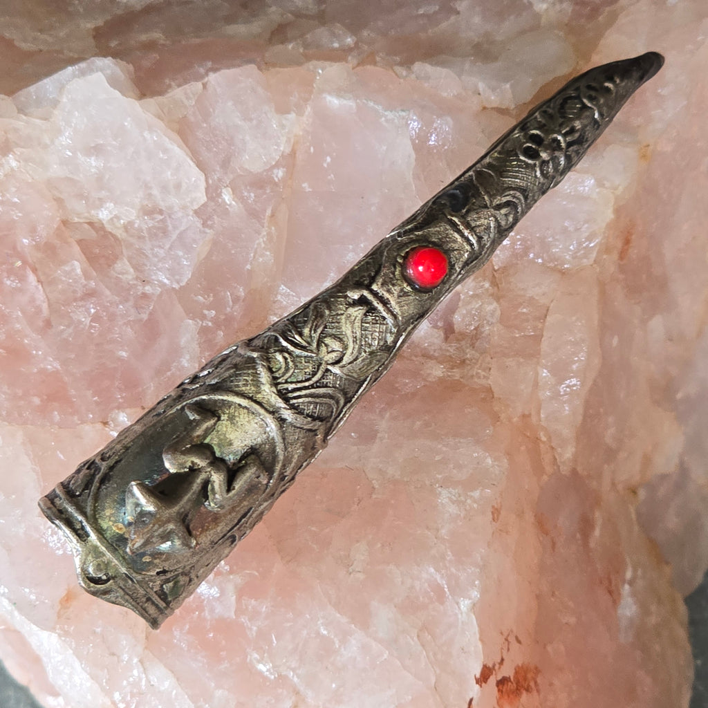 Antique Embossed Chinese Fingernail Guard Frog & Red Cabochon Finger Nail Guard