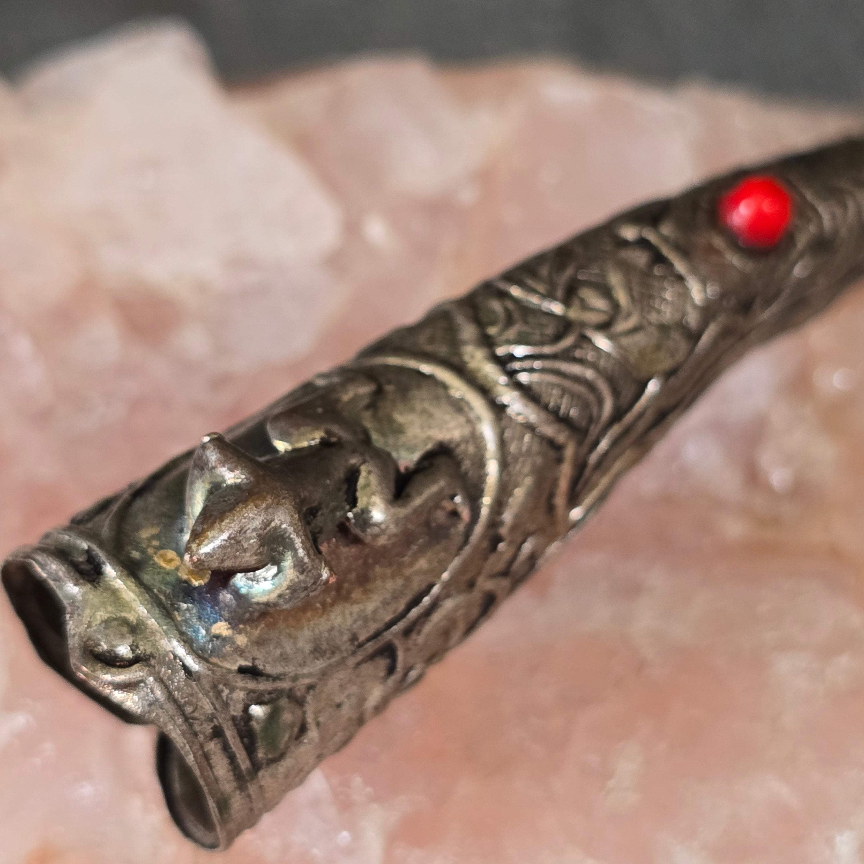 Antique Embossed Chinese Fingernail Guard Frog & Red Cabochon Finger Nail Guard