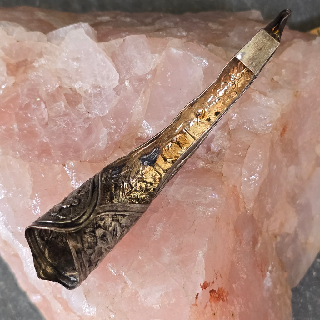 Antique Embossed Chinese Fingernail Guard Frog & Red Cabochon Finger Nail Guard