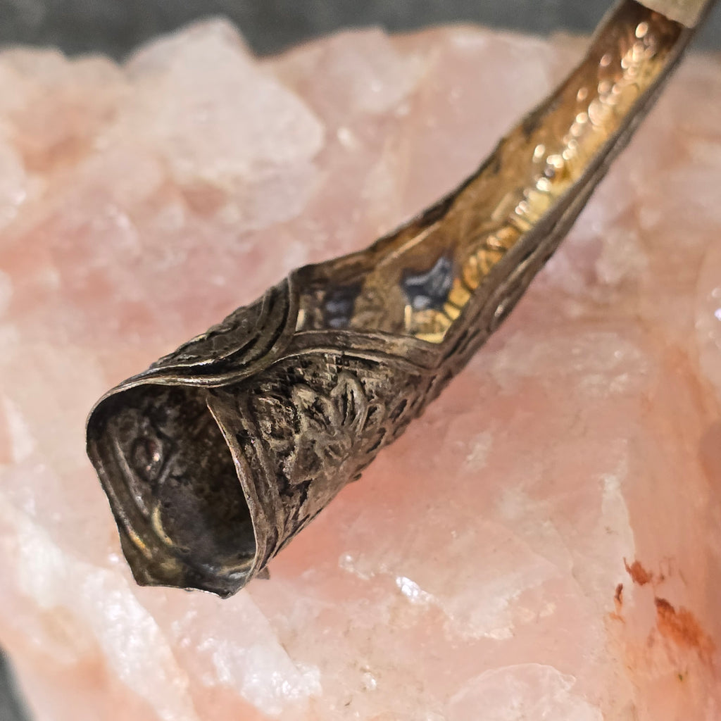 Antique Embossed Chinese Fingernail Guard Frog & Red Cabochon Finger Nail Guard