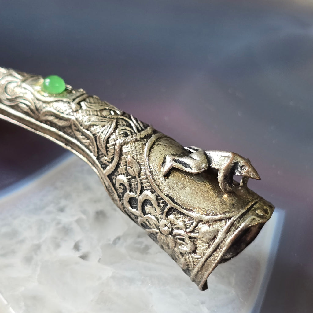 Antique Embossed Chinese Fingernail Guard Frog Green Cabochon Finger Nail Guard