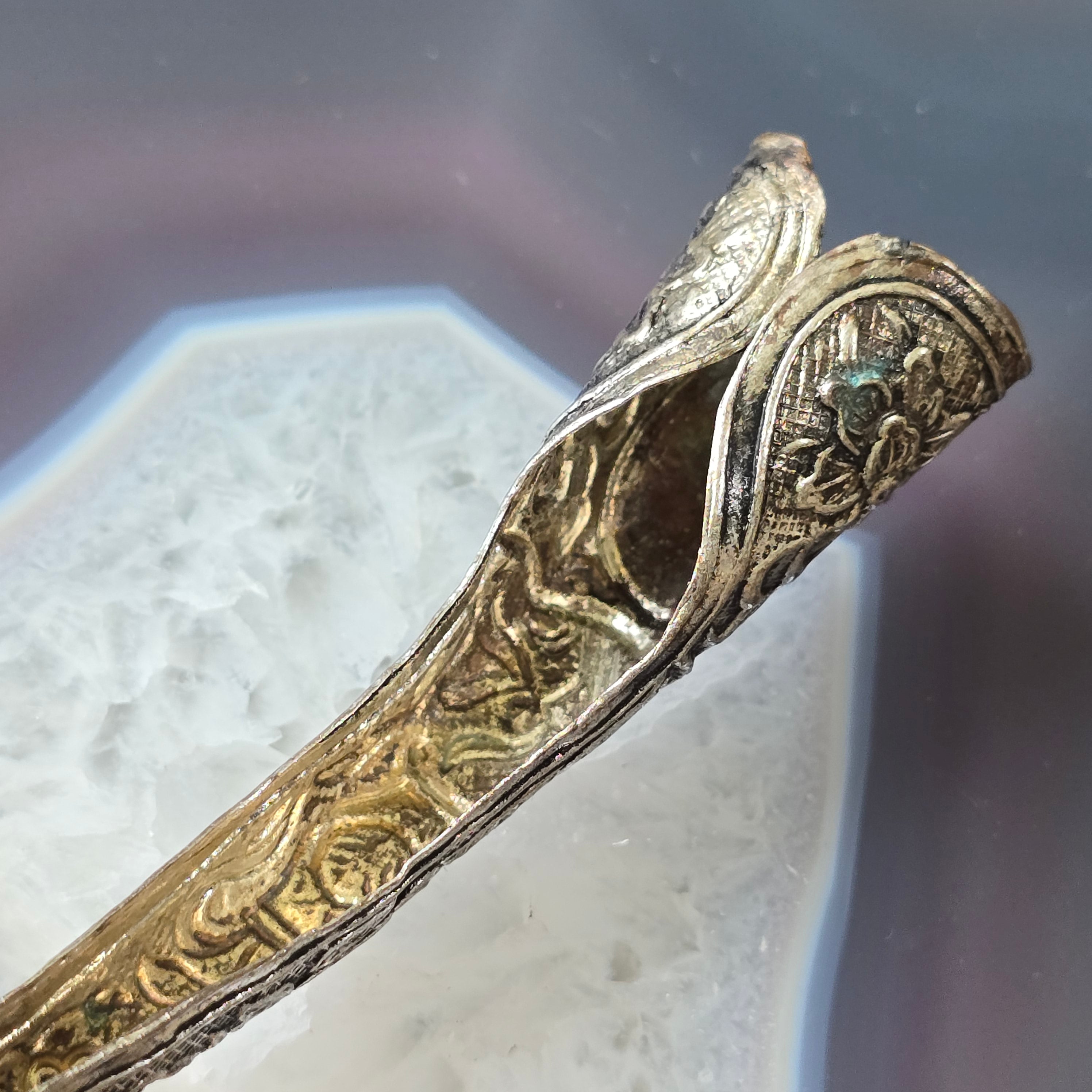 Antique Embossed Chinese Fingernail Guard Frog Green Cabochon Finger Nail Guard