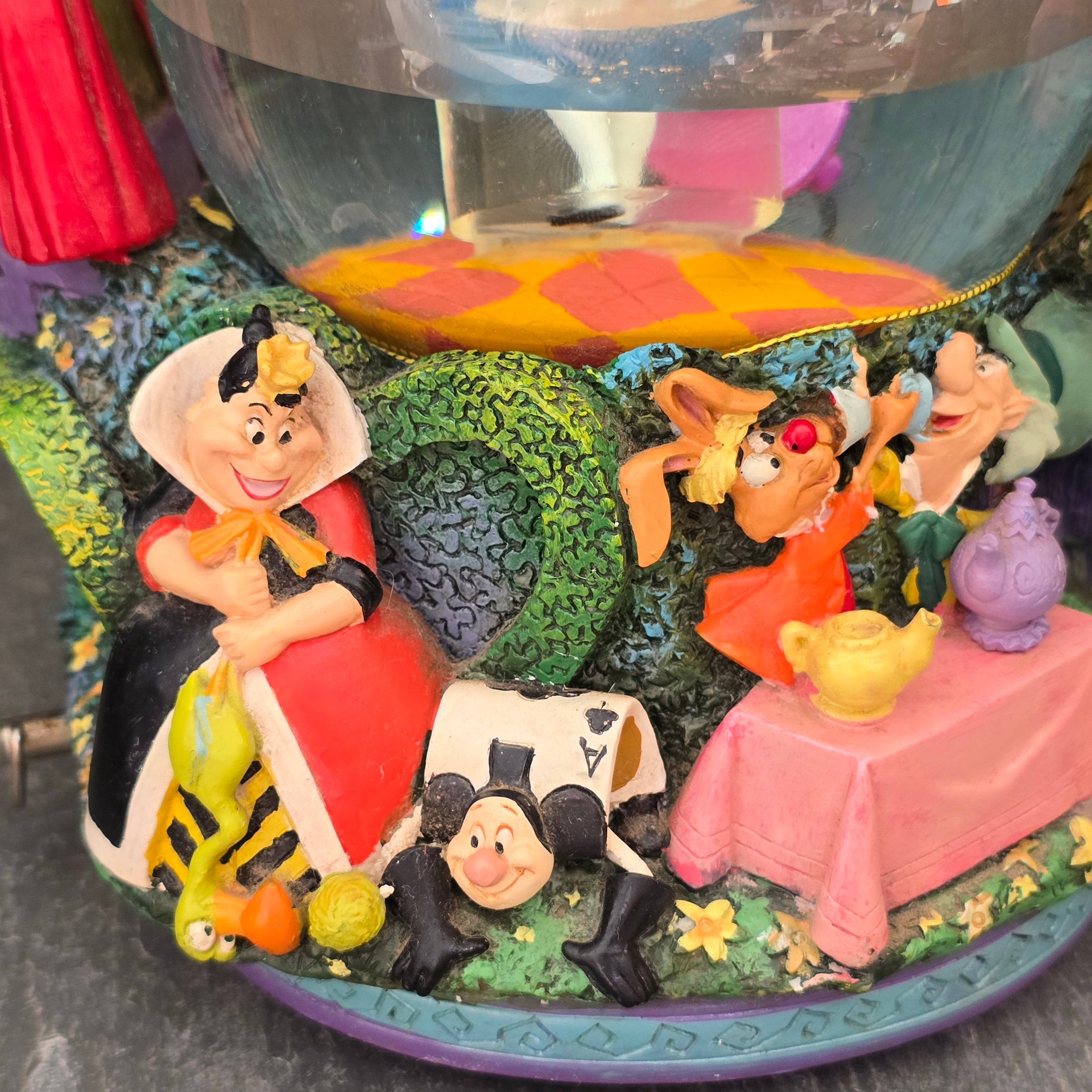 Scarce Vintage Walt Disney Alice in Wonderland Drink Me Snow Globe Music Box