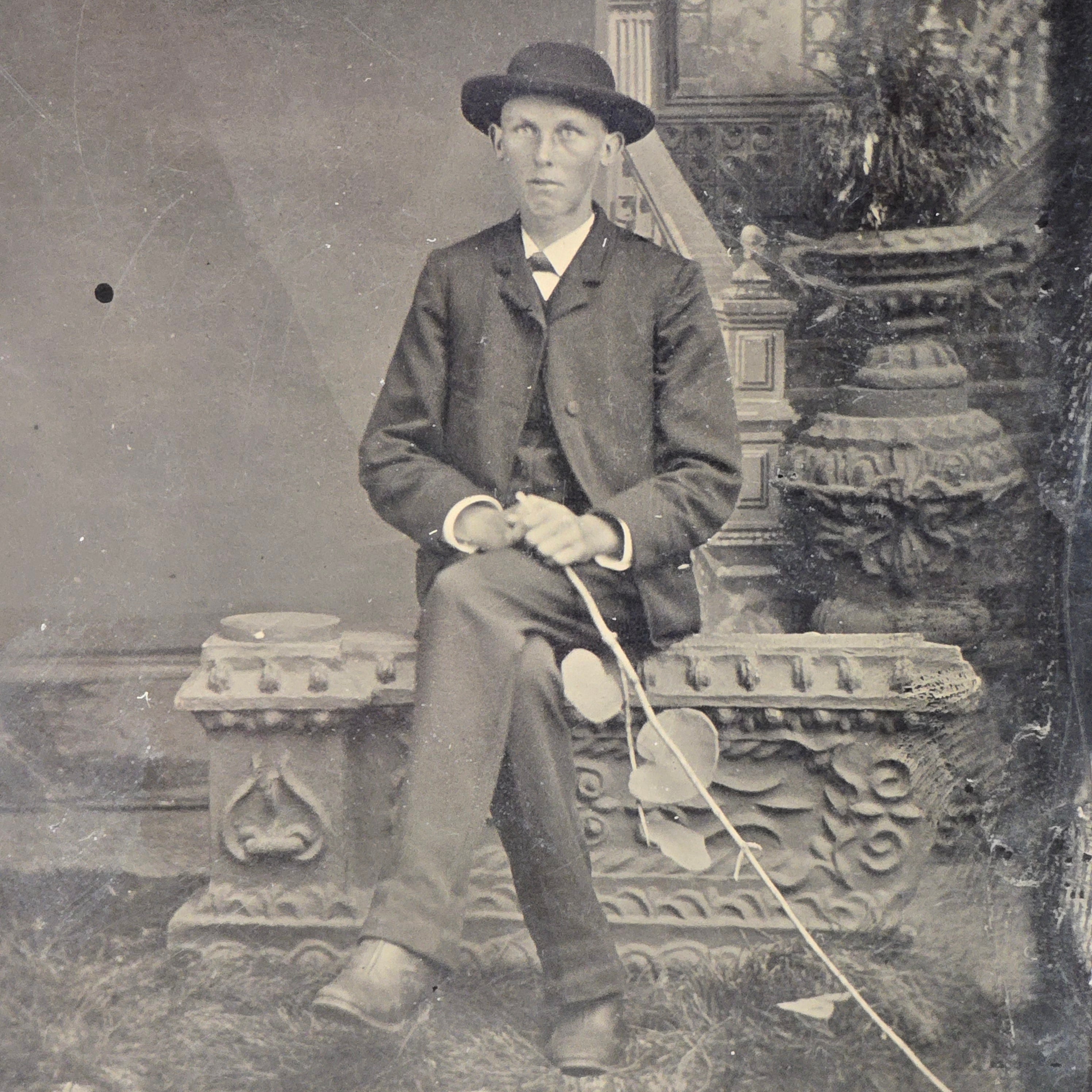 Odd Man Holding Broad Leaf Ivy Vine Antique Victorian 1/6 Plate Tintype Photo