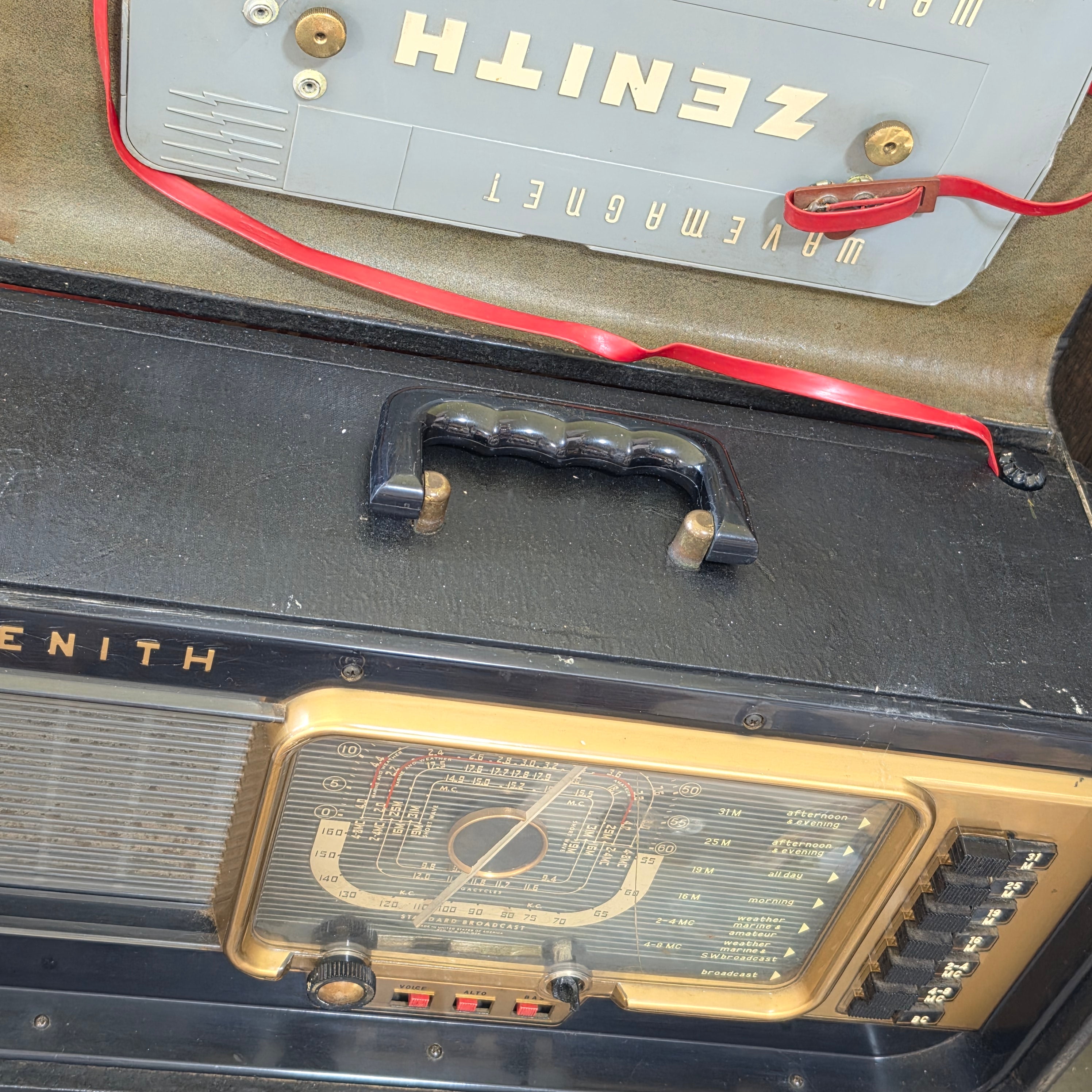 Zenith Model H500 Trans-Oceanic Multi-Band Portable Tube Radio & Original Box