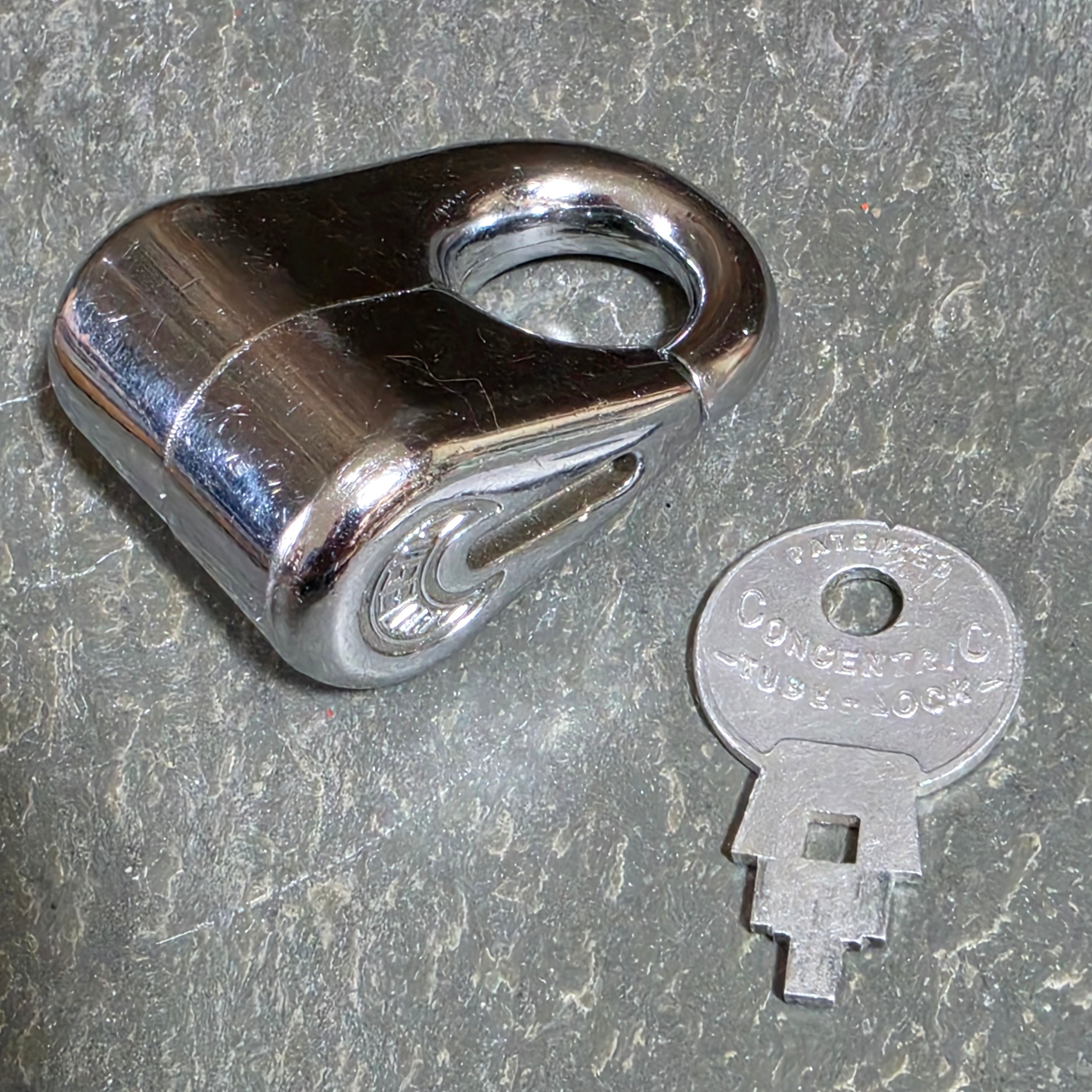 Antique Wise Lock Co Padlock Cleveland O Concentric Tube with Key Moon Logo 60