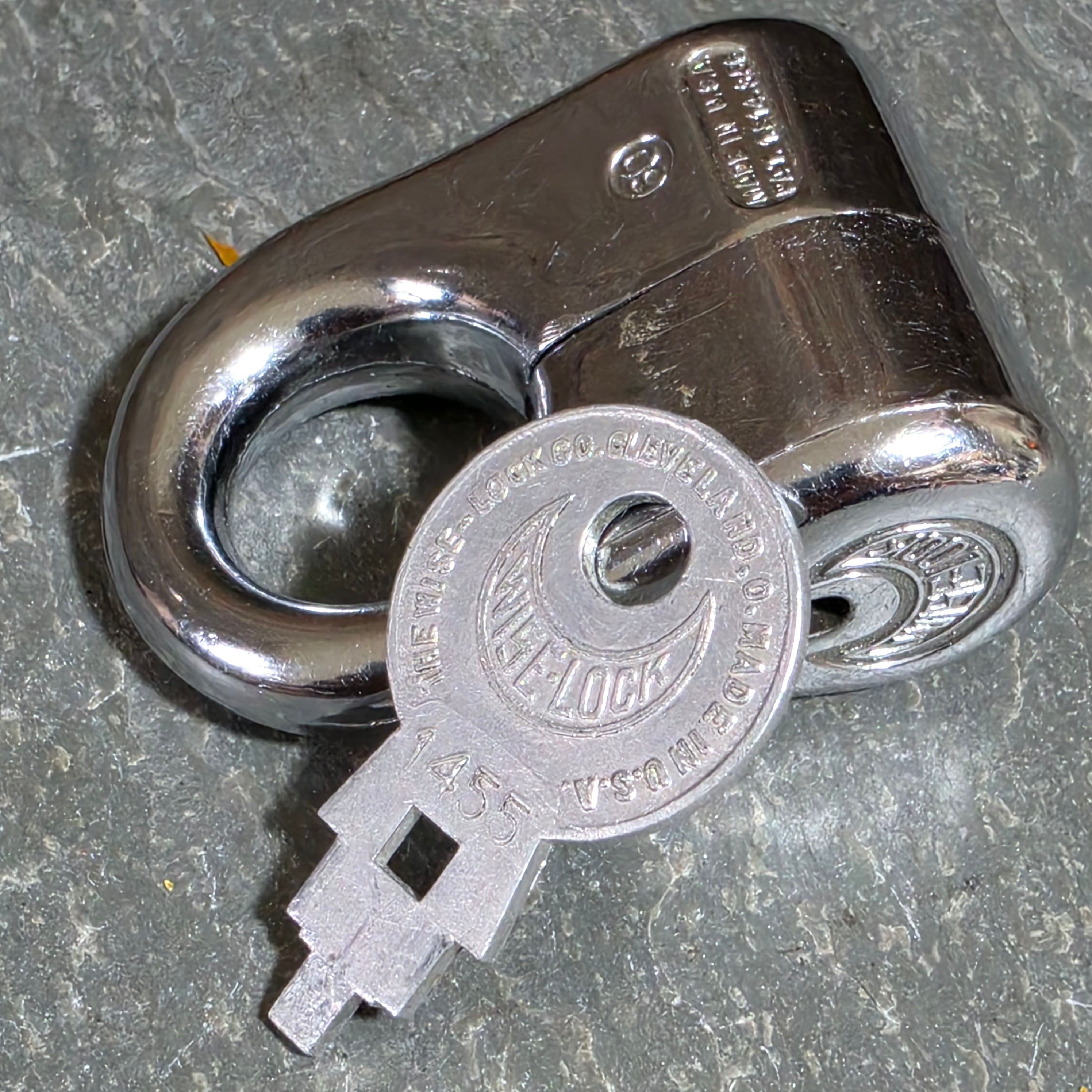 Antique Wise Lock Co Padlock Cleveland O Concentric Tube with Key Moon Logo 60
