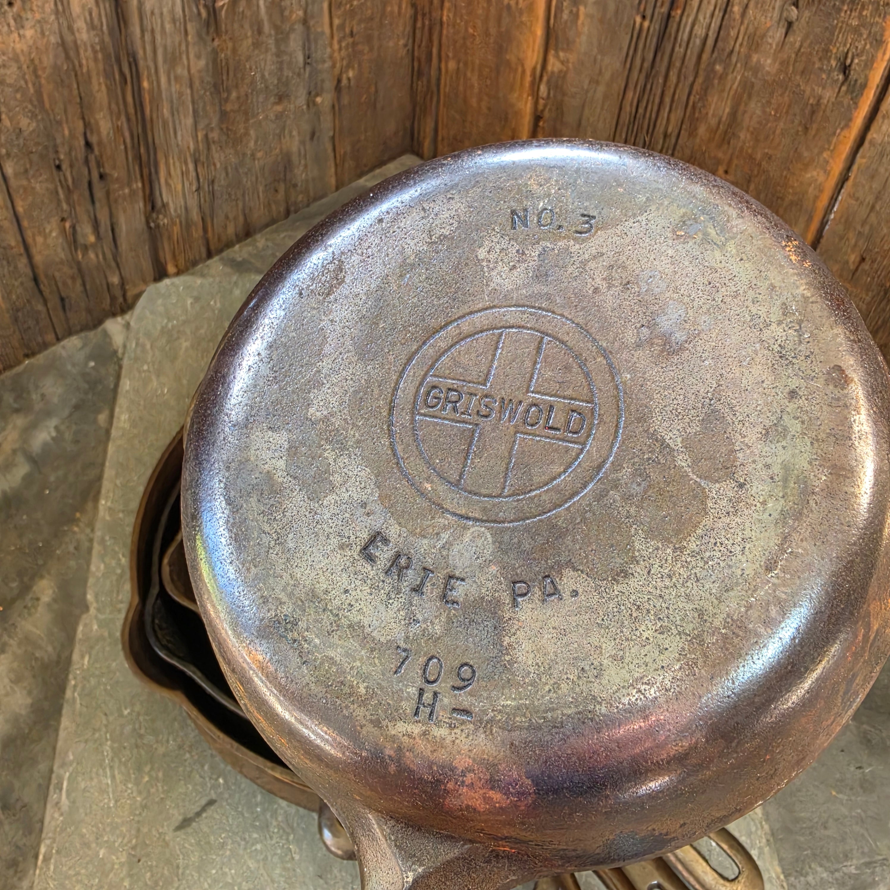 Lot of 7 Vintage Estate Found Griswold Cast Iron Skillets Griddle Erie, PA