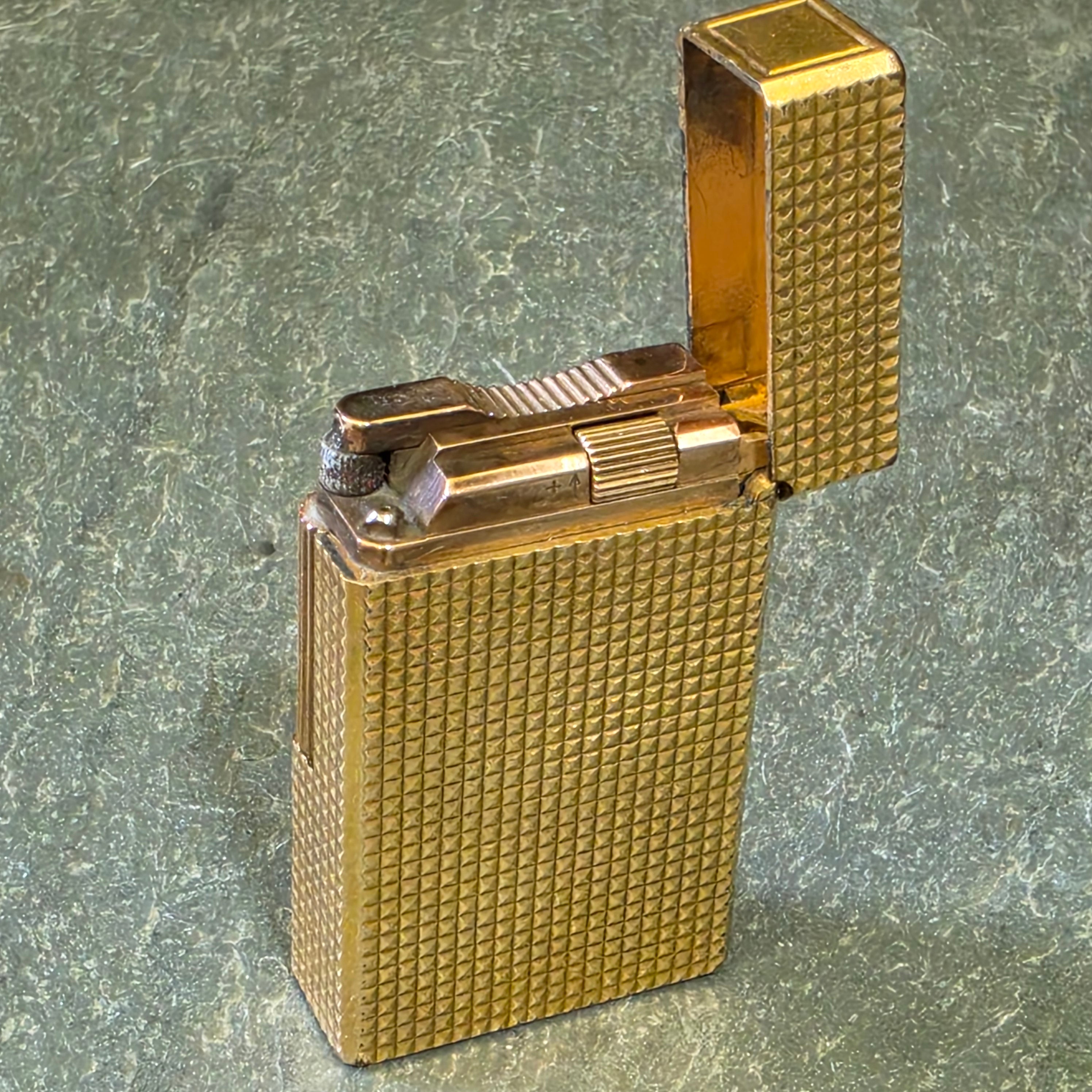 Vintage ST Dupont Ligne 1 Large Gold Diamond Head Gas Pocket Lighter France 20μ