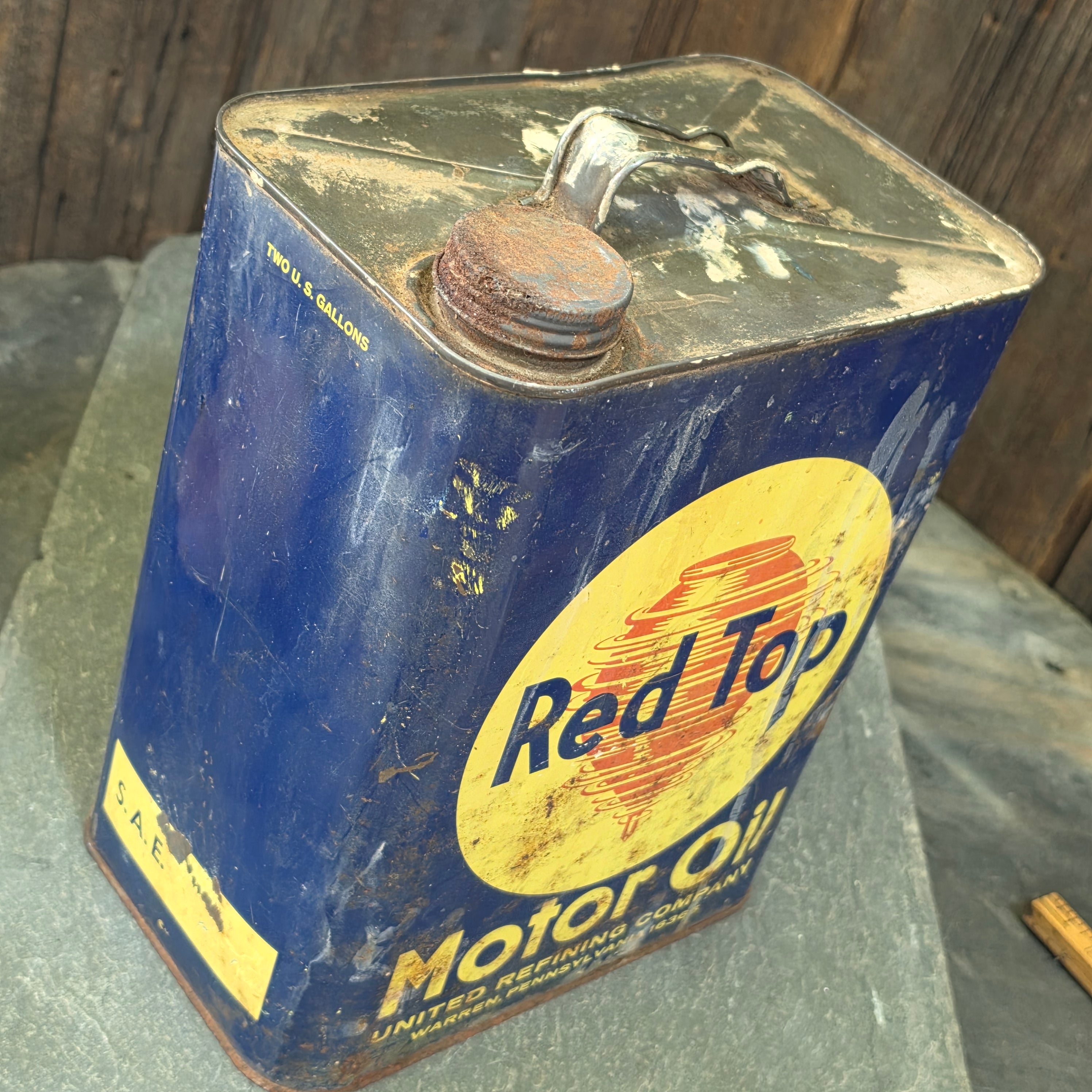 Red Top Motor Oil Vintage 2 Gallon Tin Can United Refining Company Warren, PA