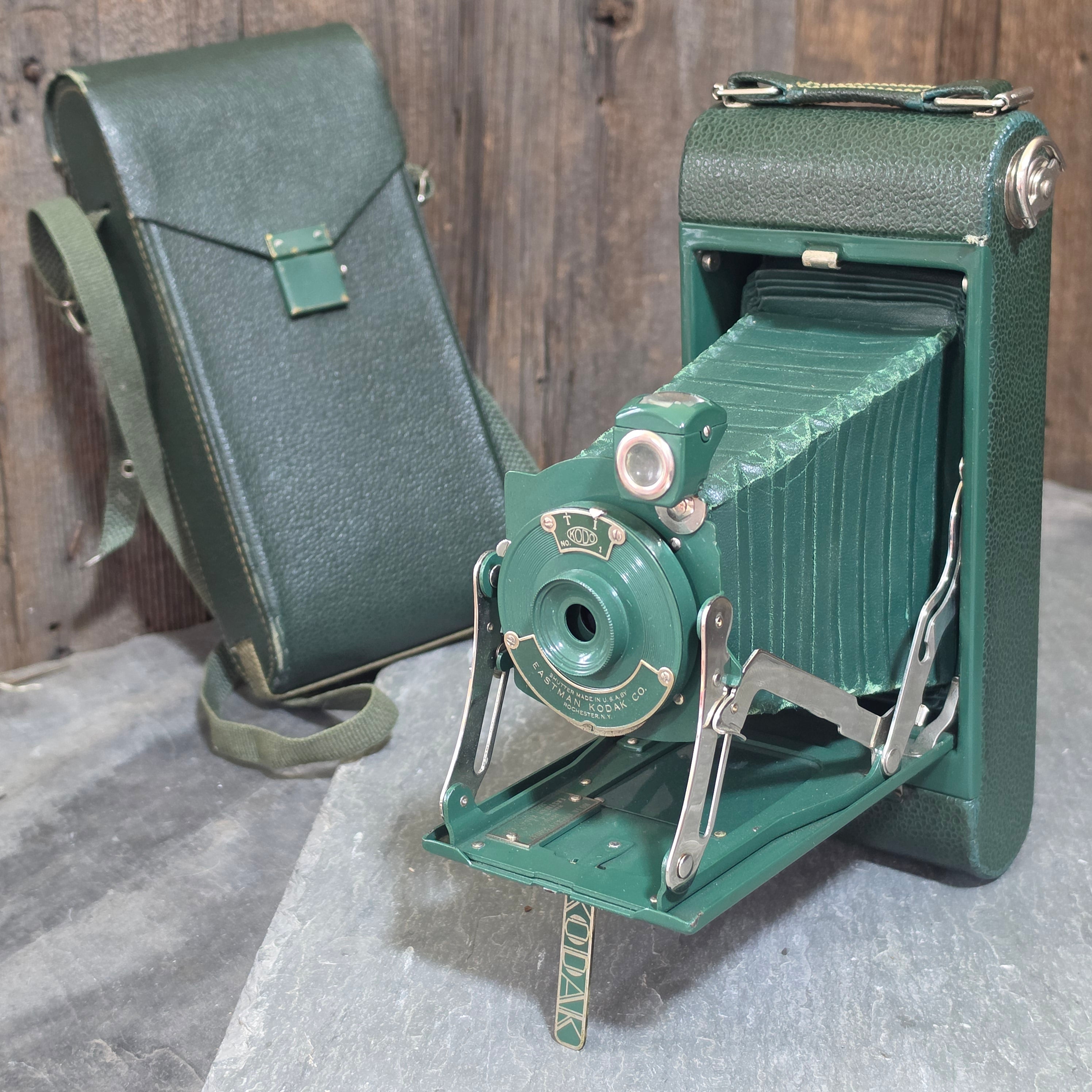 Vintage 1930 Green Kodak No 1A Pocket Junior Folding Bellows Camera with Case