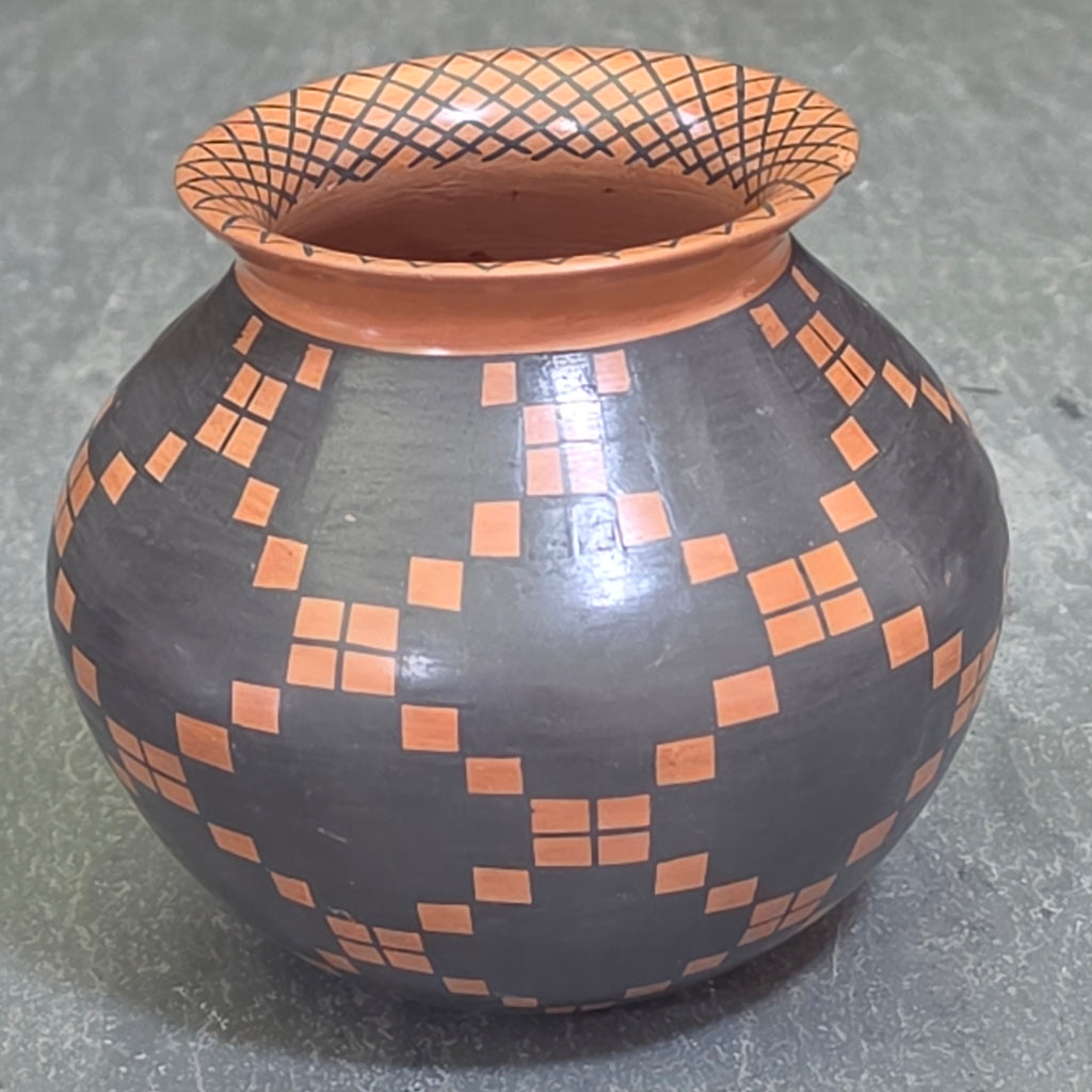 Mata Ortiz Pottery Olla Jar Signed Roberto Banuelos Geometric Terracotta Mexico