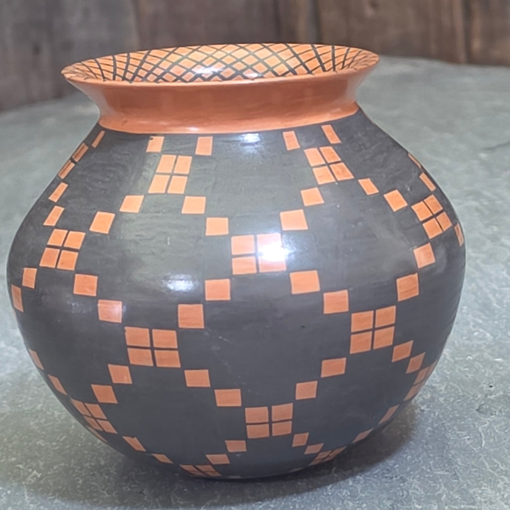 Mata Ortiz Pottery Olla Jar Signed Roberto Banuelos Geometric Terracotta Mexico